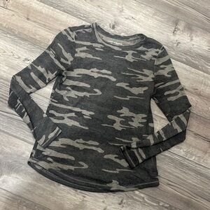Lucky brand gray camo waffle long sleeve T-shirt